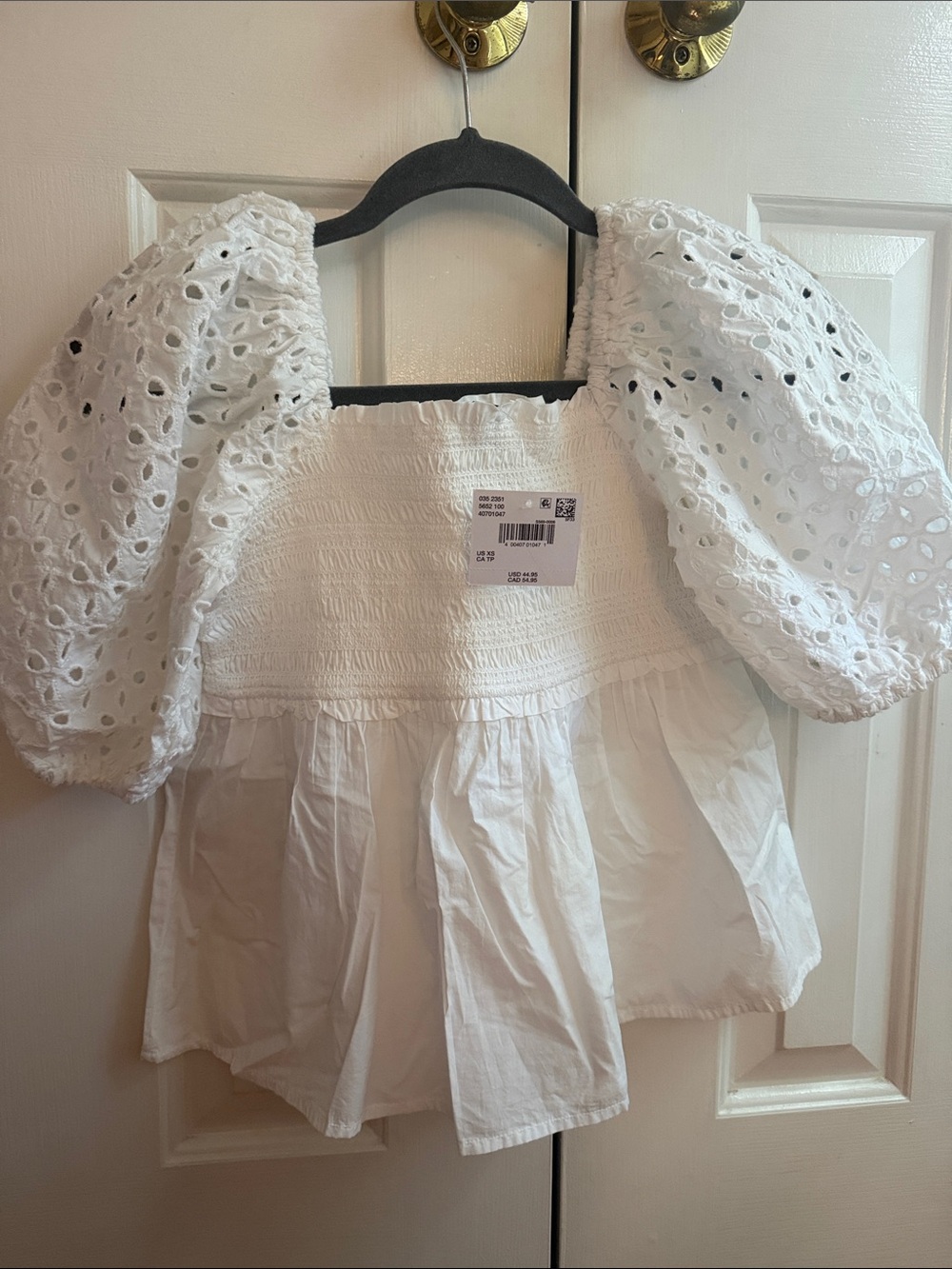American Eagle Outfitters White Eyelet Puff Sleeve Blouse